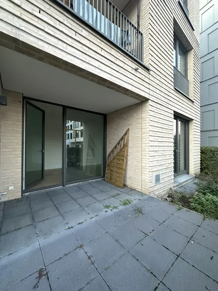Erdgeschoss * Sonnen-Terrasse * 2 Zimmer * Einbauküche * Blick zur Spree — photo 1
